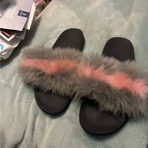 Women's Fuzzy Slide Sandals - Black and Pink